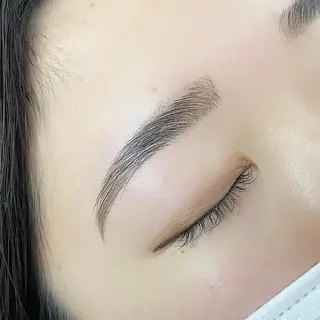 アイブロウ 🪽yoshino miku 🩵のマツエク・マツパデザイン