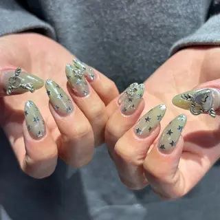 ネイル 🪐富島彩夏 /海外nail🪐のネイルデザイン