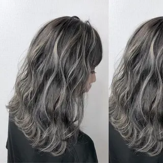 ショート カラー JuNブリーチに 縮毛矯正するプロのヘアスタイル