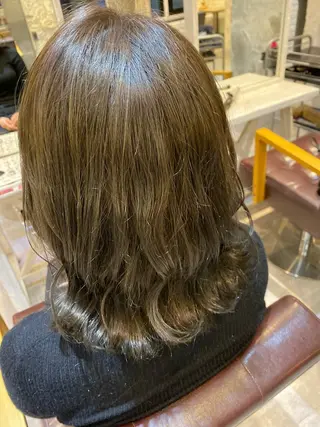 ミディアム カラー AUBE hair ales福岡平尾店所属・塚本 昂のヘアスタイル