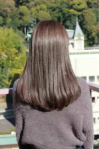 セミロング カラー Viage （ビアージュ）のヘアスタイル