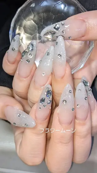 ネイル フラワー ムーンのネイルデザイン