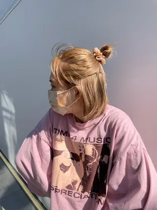 ショート カラー ネイル マツエク・マツパ アイブロウ ⭐ハイトーンブリーチ ミルクティーピンクのヘアスタイル