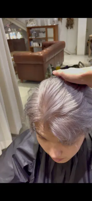 カラー メンズ バレイヤージュ 宮本宗嵩のヘアスタイル