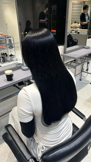 カラー techné所属・塔尾 真那のヘアスタイル