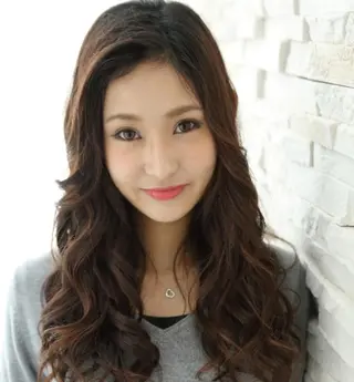 ロング カラー パーマ ヘアアレンジ 大阪レミーエクステ チビ編み込みのヘアスタイル