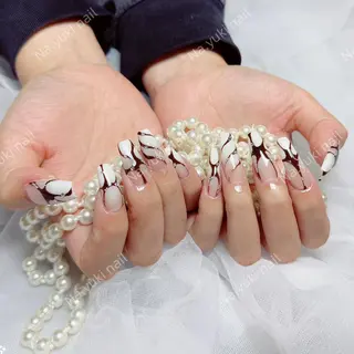 ネイル Queenie 🦋のネイルデザイン