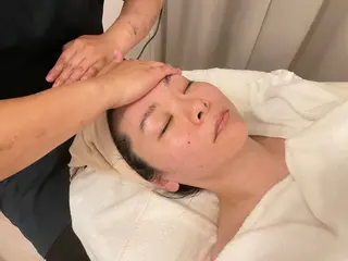 アピタ千代田橋店 POLA THE BEAUTY所属・エステ ツヤ肌 マッサージ POLAのエステ・リラクイメージ