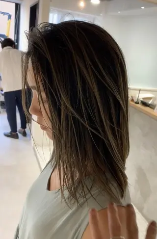 ミディアム カラー SHI Oのヘアスタイル