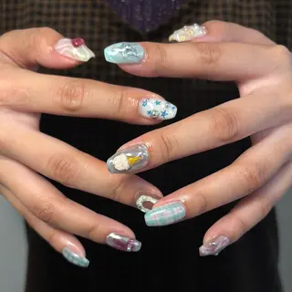 ネイル F. Lenaのネイルデザイン