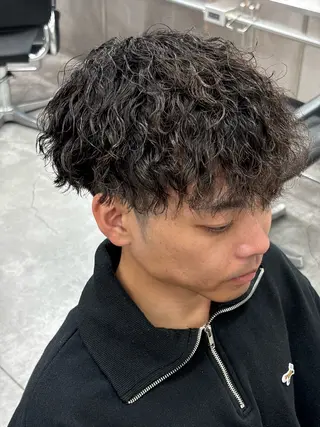 ミディアム カラー パーマ メンズ メンズパーマ特化 🔥韓国ヘア職人🔥のヘアスタイル