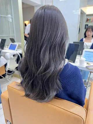 ロング ひな/ 透明感カラーのヘアスタイル