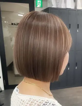 ショート ✨レイヤーカット/透 名感カラー特化✨のヘアスタイル