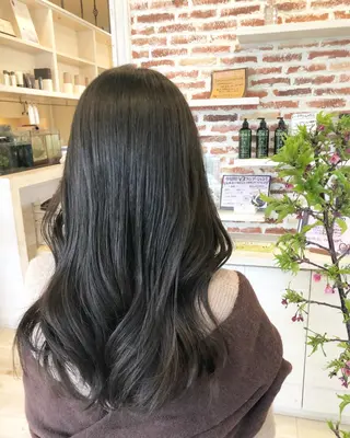ロング カラー Crén by marie 真嘉比店所属・東恩納 誠のヘアスタイル