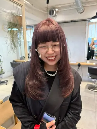 ロング カラー ミルクティー× グレージュMOMOのヘアスタイル