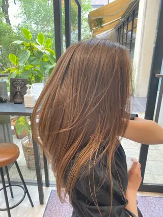 セミロング カラー i.osaka所属・たつ/レイヤーカット 顔周り/髪質改善のヘアスタイル