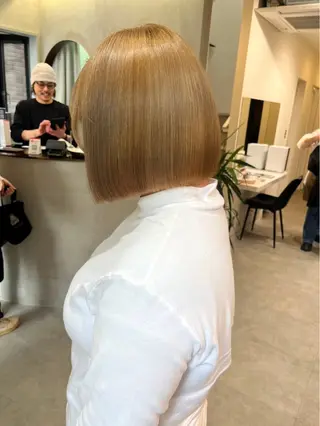 カラー Lond enikaのヘアスタイル