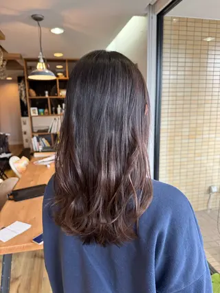 ロング カラー ツキダテ ユイのヘアスタイル