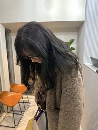 ロング カラー ミルクティー× グレージュMOMOのヘアスタイル