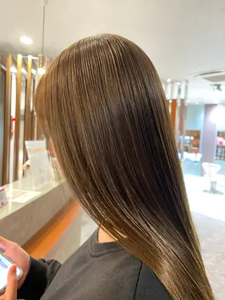 ロング カラー 関 真理菜のヘアスタイル