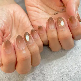 ネイル 粟津 美紀のネイルデザイン