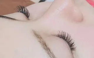 マツエク・マツパ 頭痛肩こりで悩むおとな女性専門ボディケアサロンねこもみ所属・札幌　頭痛肩こり解消 セラピストkaoriのエステ・リラクイメージ