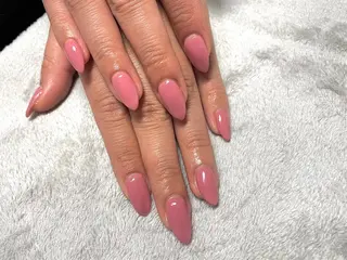 セミロング サロンku'u所属・salon kuuのネイルデザイン