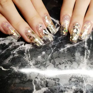 ミディアム ネイル クロキ 。のネイルデザイン