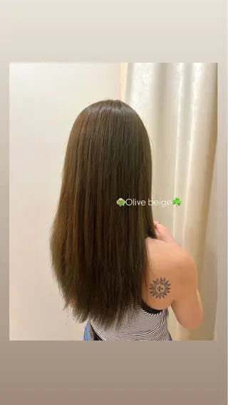 セミロング カラー LiTA 友田未来のヘアスタイル