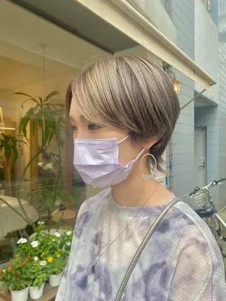 ショート カラー 安永 涼のヘアスタイル