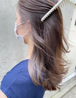 ミディアム レイヤーカット /透明感カラー西田のヘアスタイル