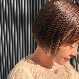 ショート カラー BRITS 渡辺 菜々子のヘアスタイル
