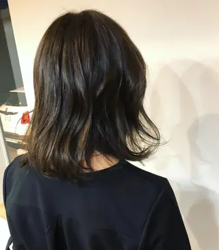 ミディアム DEE okazakiのヘアスタイル