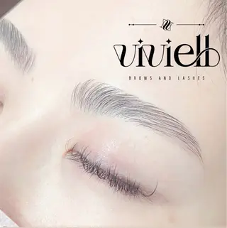 アイブロウ 岡田 莉奈の眉毛・アイブロウイメージ