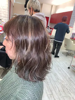 ミディアム カラー ヘアアレンジ 今村公介 ブリーチ特化、派手髪のヘアスタイル