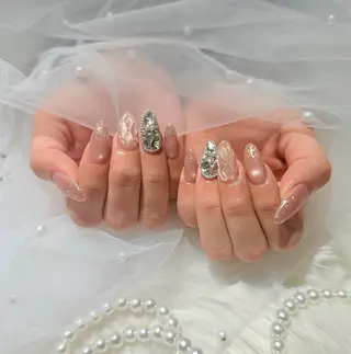 セミロング マシェリローズ所属・Macherie Roseのネイルデザイン