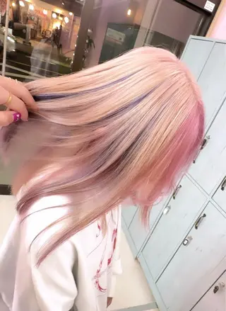 セミロング カラー ブリーチ人気No.1 MANATO🎨🌈のヘアスタイル