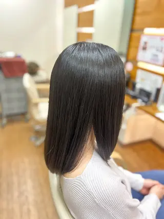 ミディアム 神谷 千明のヘアスタイル