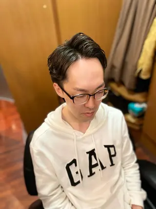 ショート パーマ メンズ 山田 哲平のヘアスタイル