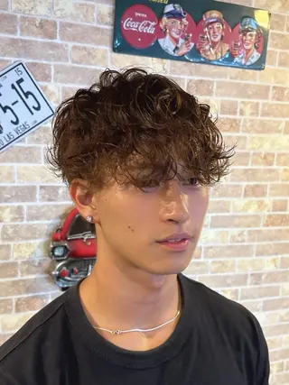 ショート パーマ メンズ メンズ特化 センターパート特化のヘアスタイル
