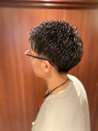 ショート パーマ メンズ 山田 哲平のヘアスタイル