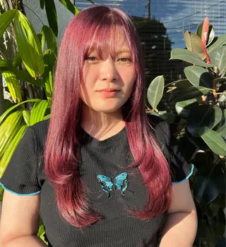 ロング LINE.ai所属・mei／周南 ／ぷつっと／レイヤーのヘアスタイル