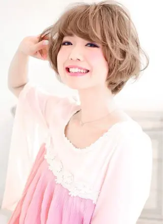 ショート カラー パーマ glow所属・山田 博仁のヘアスタイル