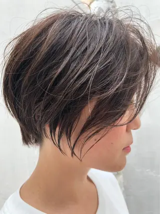 ショート ❣️韓国レイヤー ❣️渡部晃輝のヘアスタイル