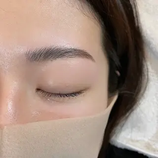 アイブロウ EyeLashSalonEYECLI所属・岩本 瑠々香のマツエク・マツパデザイン