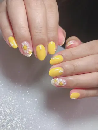 ネイル Flowerネイルサロン所属・. yukiのネイルデザイン