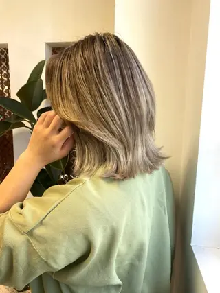 ミディアム カラー ナナナパレナ所属・NARUSE✂︎ カラースペシャリストのヘアスタイル