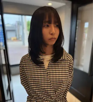 ミディアム ベージュカラー/長岡 レイヤーカット/コウのヘアスタイル