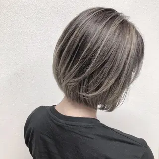 ショート カラー mimiiy梅田 中崎町ハイトーンのヘアスタイル