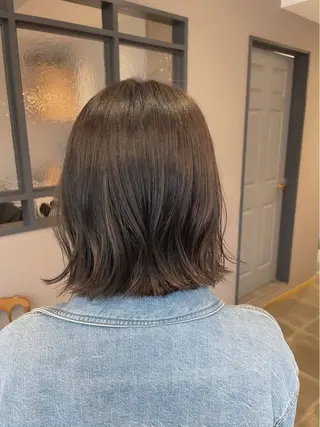 ミディアム カラー 西村 れいのヘアスタイル